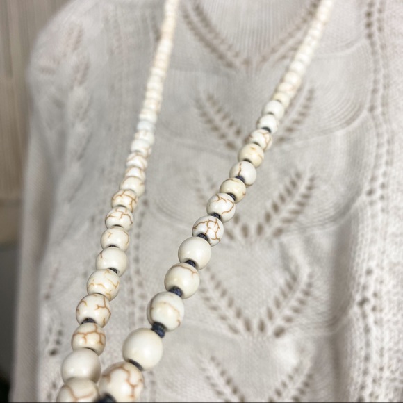 Cocobelle Anthropologie NWT Senza Marbled Bead Long Tassel Necklace Gray - Picture 3 of 8